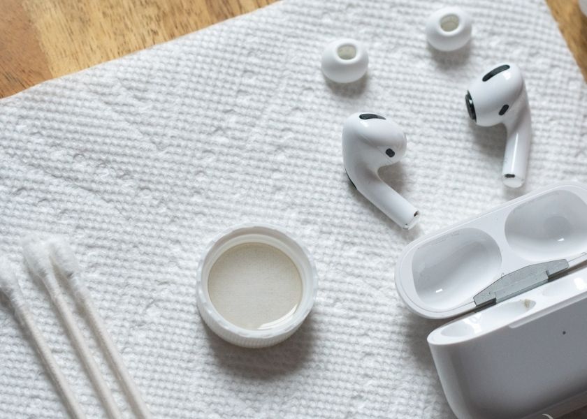 vệ sinh airpods