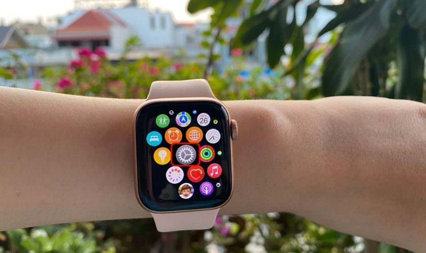 sạc apple watch khi hết pin