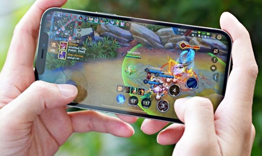 iphone chơi game có mượt không