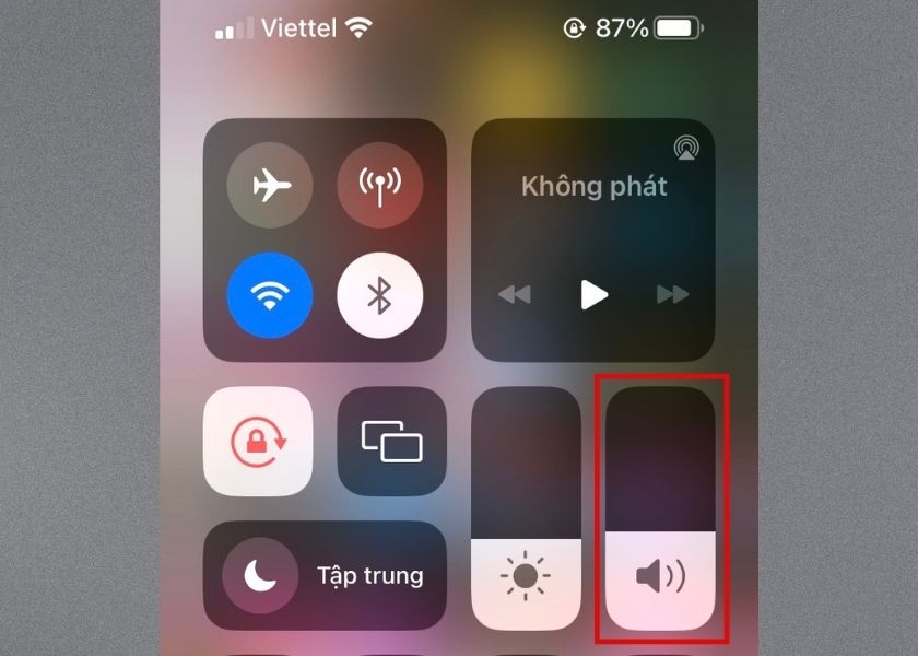 hướng dẫn bật âm lượng khi iPhone tự chuyển chế độ im lặng 