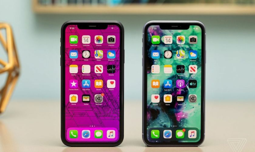 So sánh giá iPhone màn hình LCD và OLED