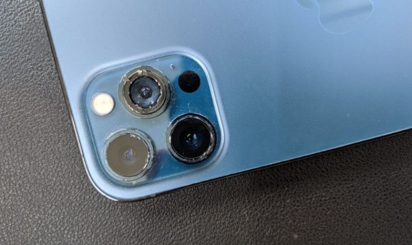 Camera iPhone 12 Pro Max bị mờ và cách khắc phục