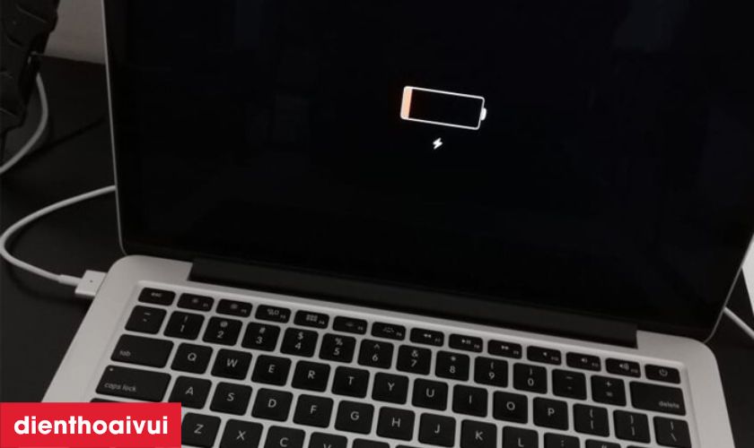 Xả pin định kỳ cho MacBook Pro 2018 15 inch