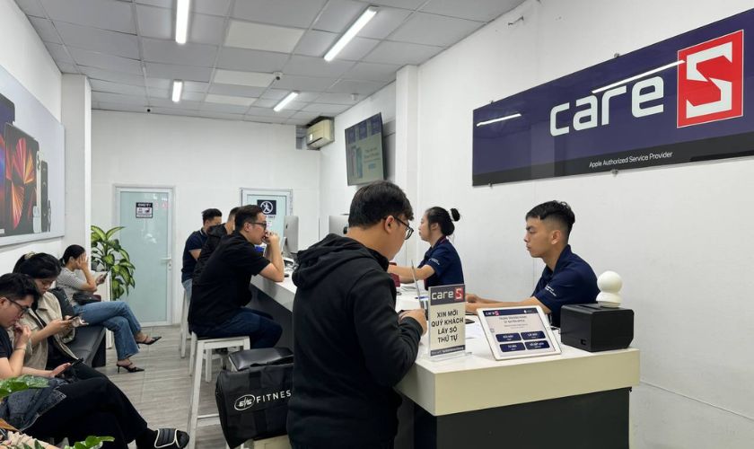 Bảng giá thay pin iPhone 15 Plus chính hãng Apple tại CareS