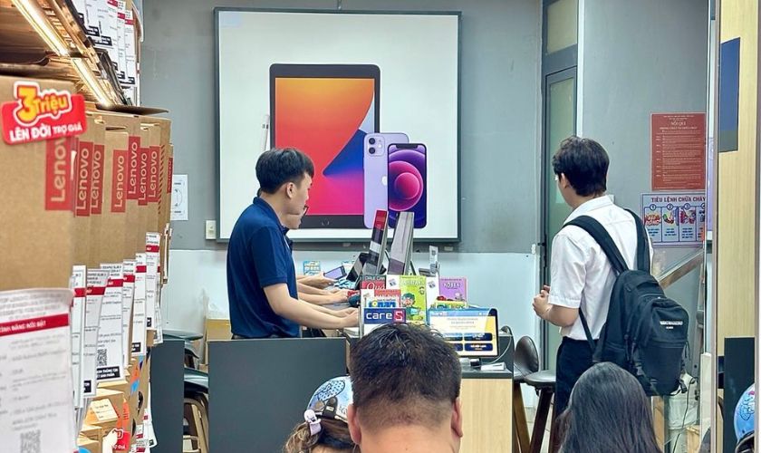 Địa chỉ thay màn hình iPhone 13 Pro Max giá rẻ, chính hãng tại TPHCM, Hà Nội