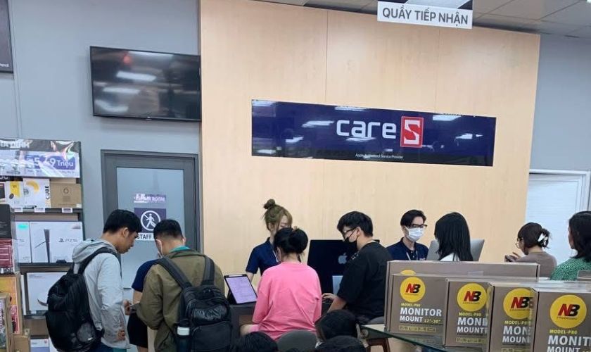 Dịch vụ thay màn hình MacBook Pro 2018 15 inch chính hãng Apple tại CareS