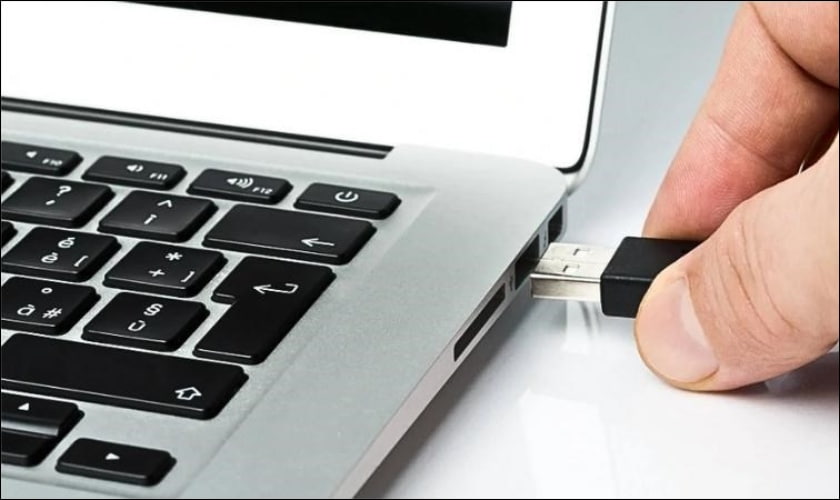 Sử dụng cổng USB