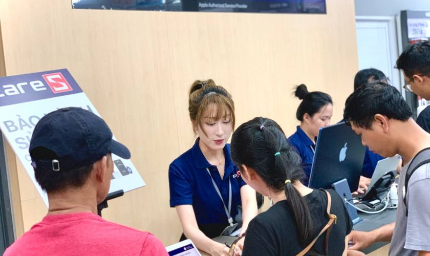 Chính sách bảo hành khi thay camera sau iPhone 15 chính hãng tại CareS