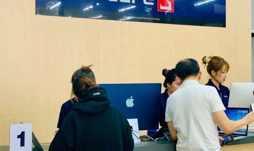 Dịch vụ thay Camera sau iPhone 13 Mini giá rẻ, lấy liền tại CareS