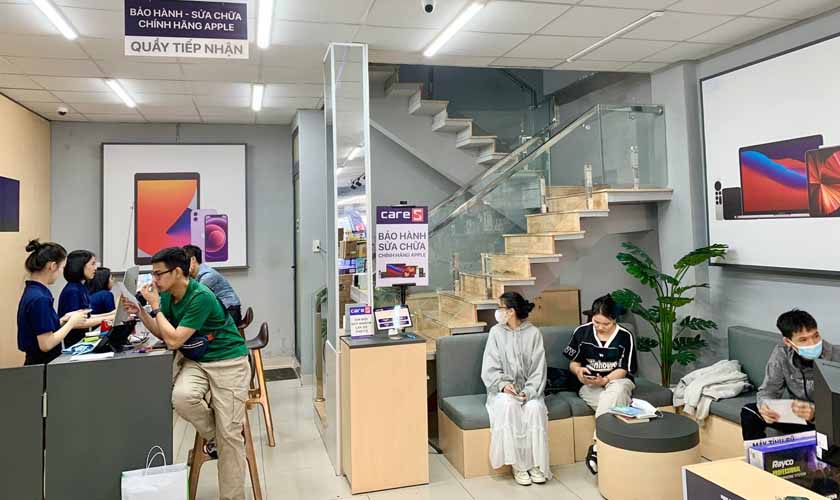 Đến ngay CareS để được thay kính lưng iPhone 15 chính hãng, giá tốt