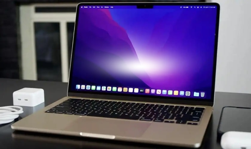 MacBook bị hở sáng có cần thay màn hình không