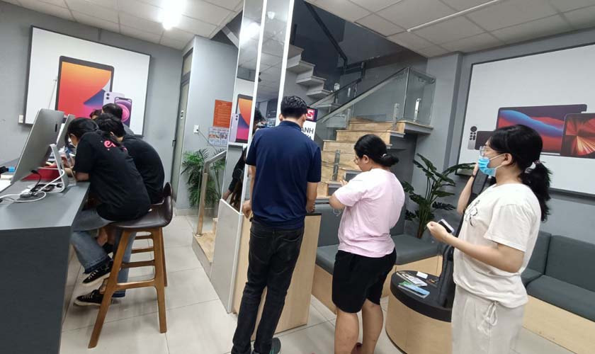 Thay màn hình iPhone 16 chính hãng, lấy liền ở đâu tại HCM và Hà Nội