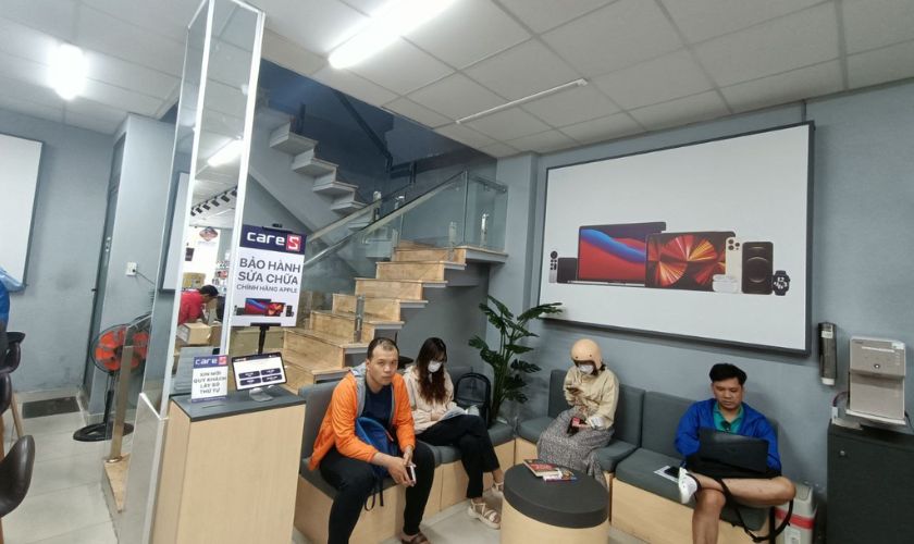 Dịch vụ thay pin MacBook Pro 16 inch M4 chính hãng Apple tại CareS