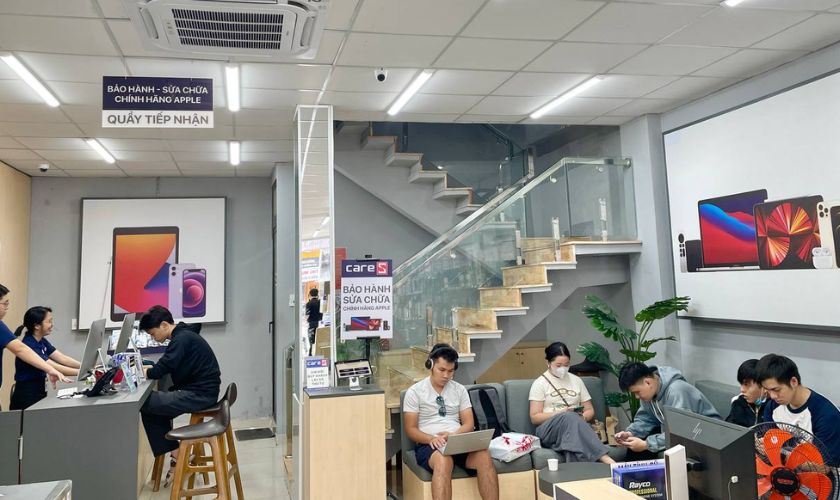 Quy trình thay pin MacBook Pro 2023 14 inch chính hãng tại CareS 