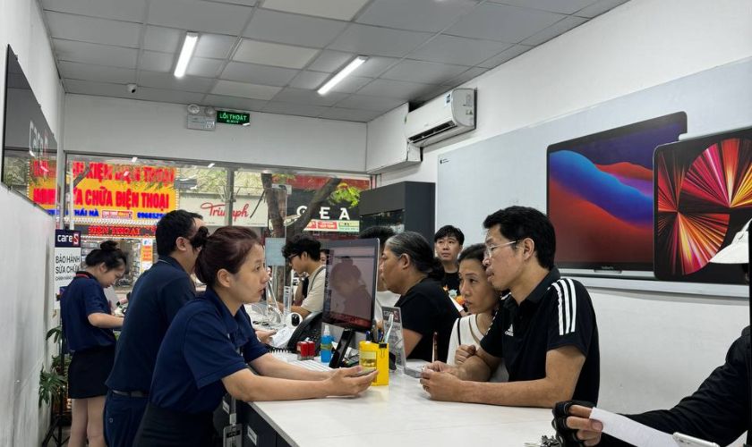 Thay pin MacBook Pro 2023 14 inch tại CareS rất nhanh chóng