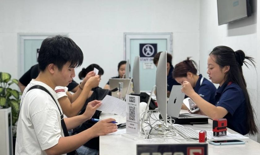 Các bước thay màn hình Macbook chuẩn kỹ thuật Apple