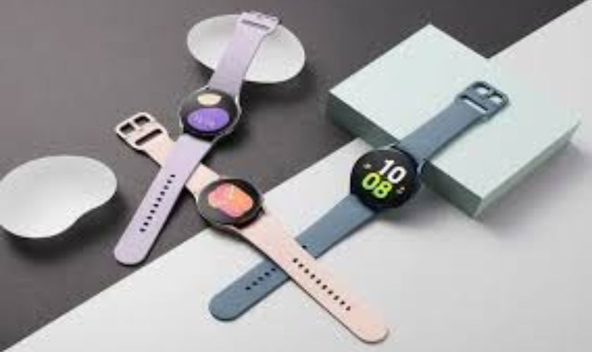 Apple Watch hết pin có mở nguồn được không