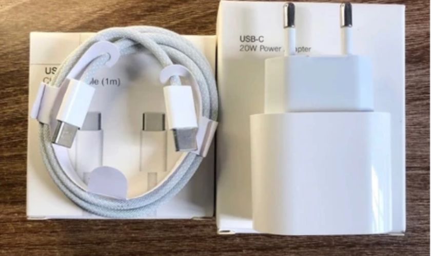 Lỗi do phụ kiện, sạc không chính hãng