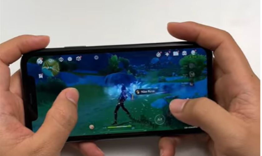 Pin iPhone 11 dùng được bao lâu khi chơi game liên tục