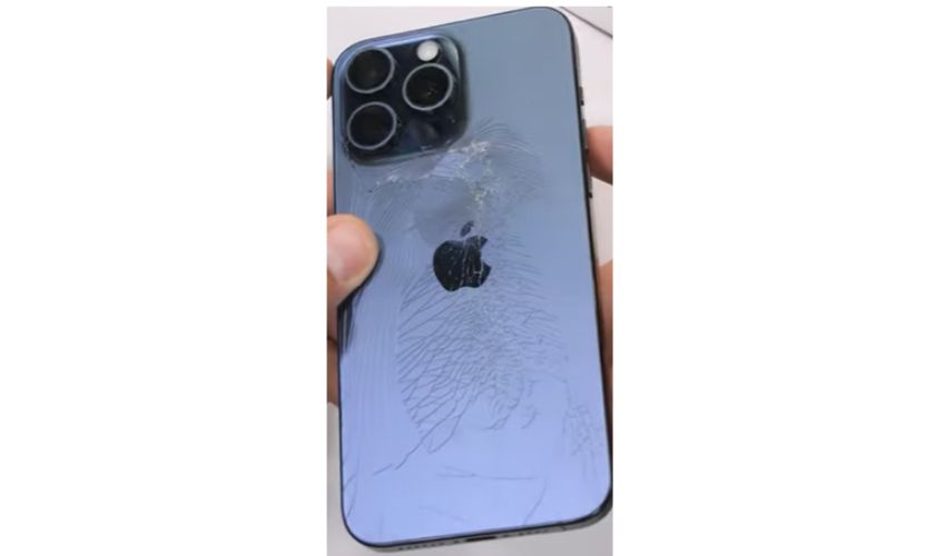 Cách bảo vệ tính năng chống nước của iPhone sau khi thay kính lưng