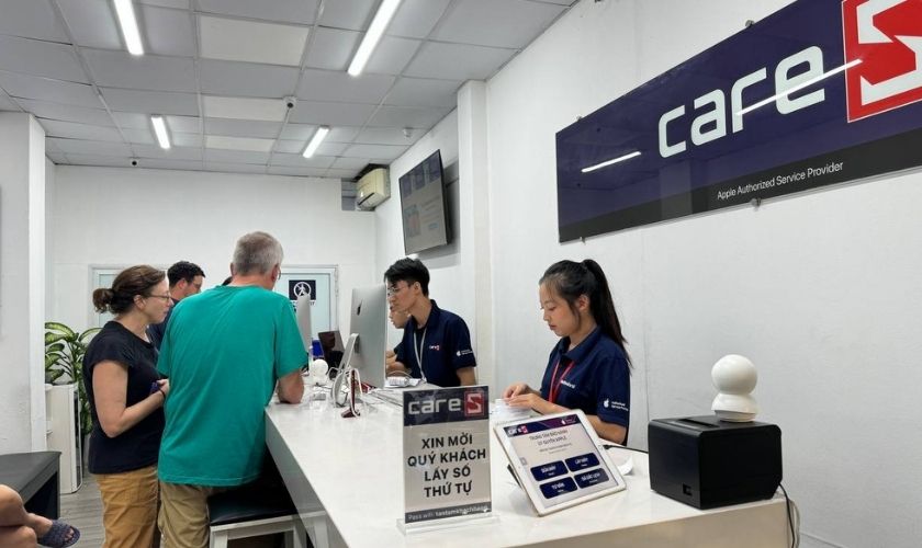 Vì sao nên thay kính lưng iPhone chính hãng tại CareS