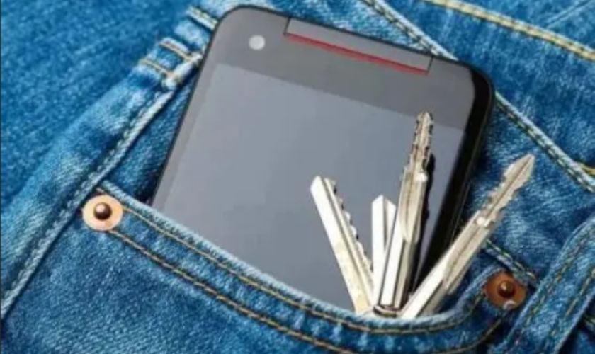 Nguyên nhân khiến màn hình điện thoại bị chảy mực