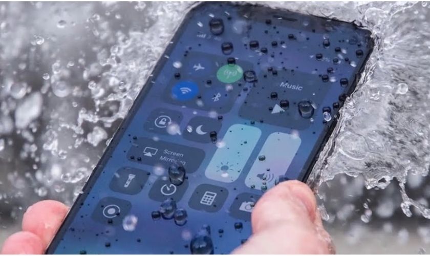 Chuẩn kháng nước của iPhone 12 là gì