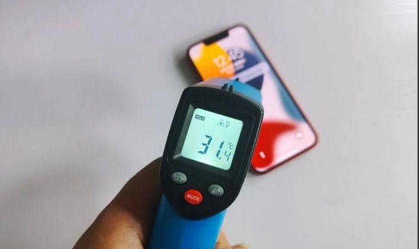 Cách bảo vệ khả năng chống nước của iPhone 12 lâu dài