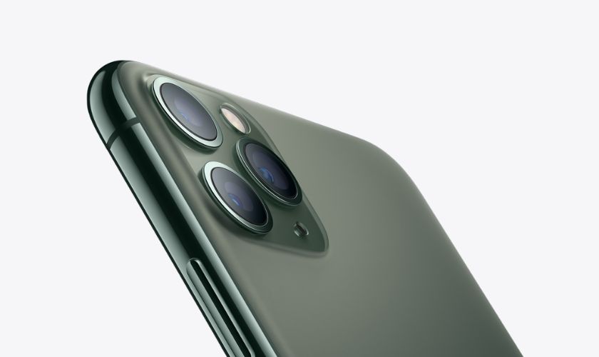 Mặt lưng iPhone bị đốm có ảnh hưởng gì không