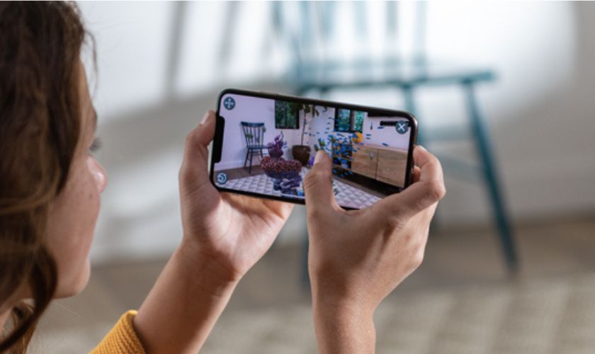 Dung lượng pin iPhone XS có đủ dùng không