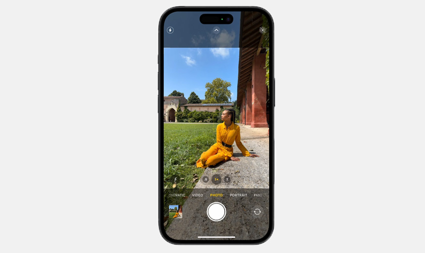 Hiện tượng màn hình iPhone 15 bị vàng là gì