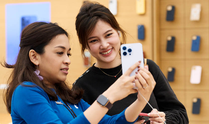 Mang máy đến trung tâm đã thay màn để kiểm tra