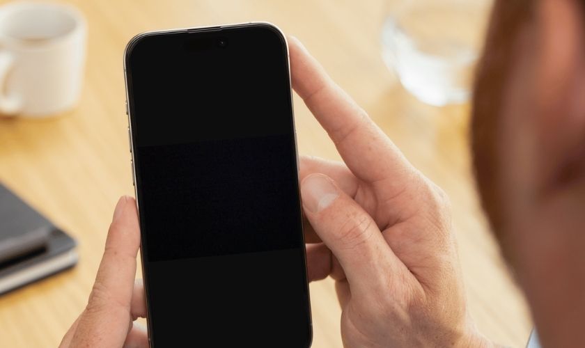iphone 11 không lên màn hình nhưng vẫn có tiếng