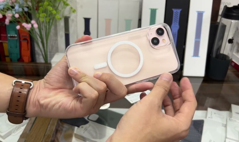 Nguyên nhân khiến iPhone 12 bị trầy viền