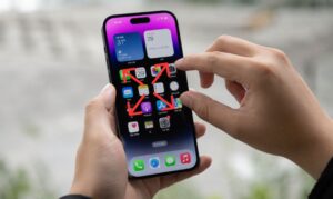 Lý do iPhone 14 Pro Max bị phóng to màn hình & cách thu nhỏ