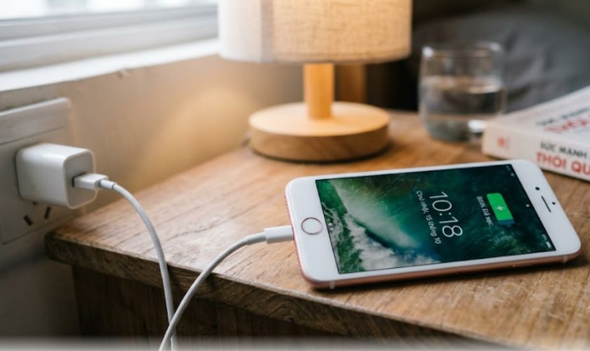 Dấu hiệu iPhone 7 đang gặp lỗi sạc không vào pin