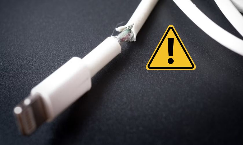 Những cách sửa dây sạc iPhone bị đứt không được khuyến nghị