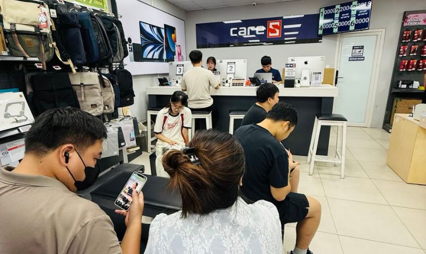 Kiểm tra iPhone 11 không lên nguồn tại CareS