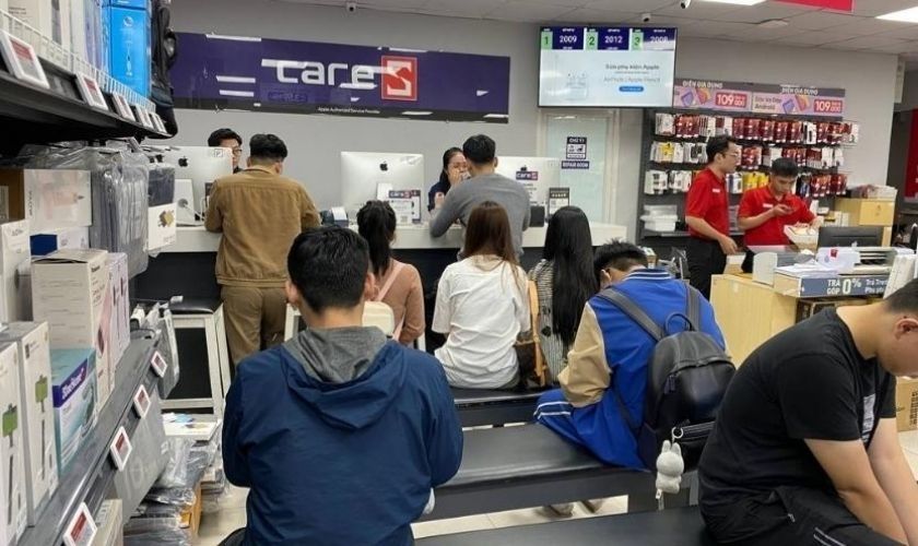 Địa chỉ thay màn hình MacBook bị xước uy tín