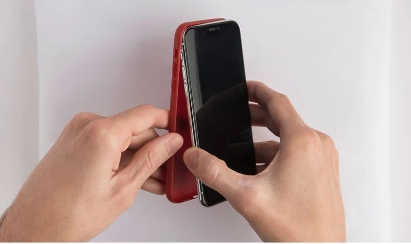 Tháo ốp và kiểm tra mức độ nứt, hở