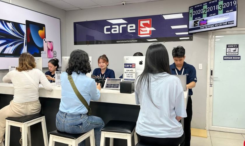 Dịch vụ thay kính lưng iPhone 18 Pro chính hãng tại CareS