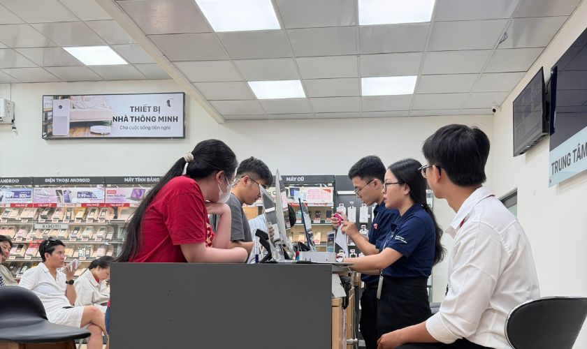 Hệ thống trung tâm CareS – Địa chỉ thay kính lưng iPhone Duo chính hãng
