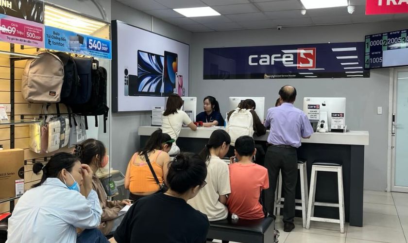 Vì sao nên thay màn hình iPhone 18 Pro chính hãng tại CareS AASP